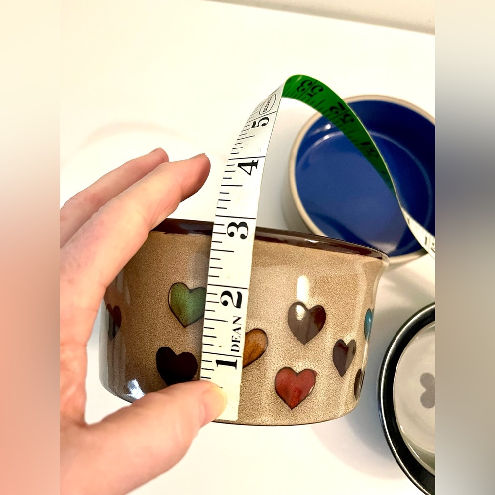 Set of 3 Ceramic Dog Bowls with Heart and Bone Designs - Picture 9 of 11
